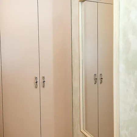 Апартаменти Spacious 2br - Park - Parking By Flat Manаger *